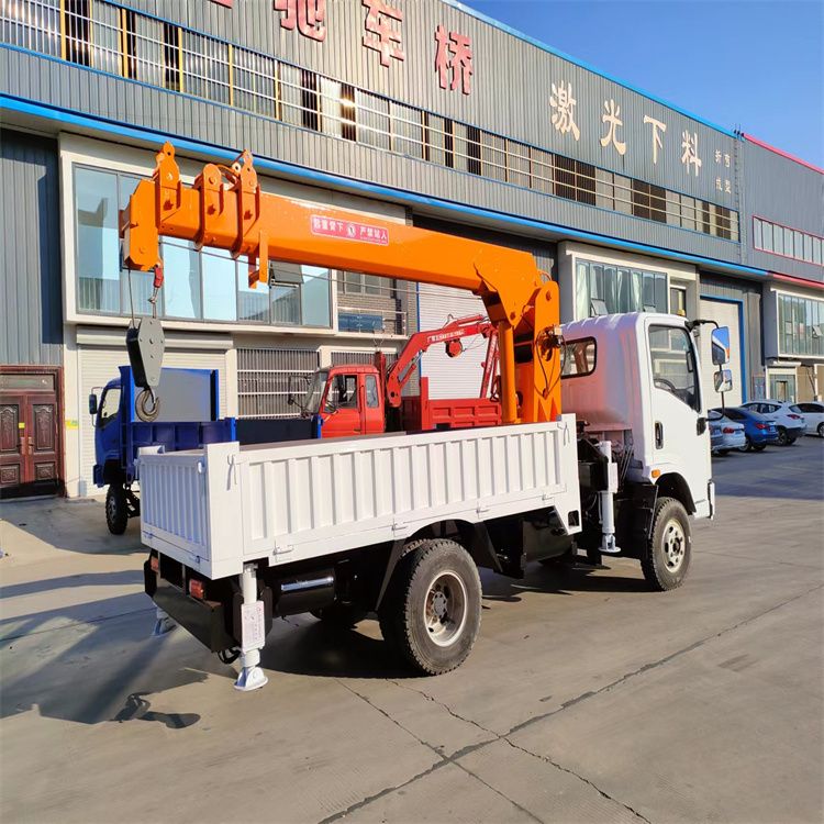 吕梁市三轮随车吊定制 农用改装机自备吊中瑞长期出售